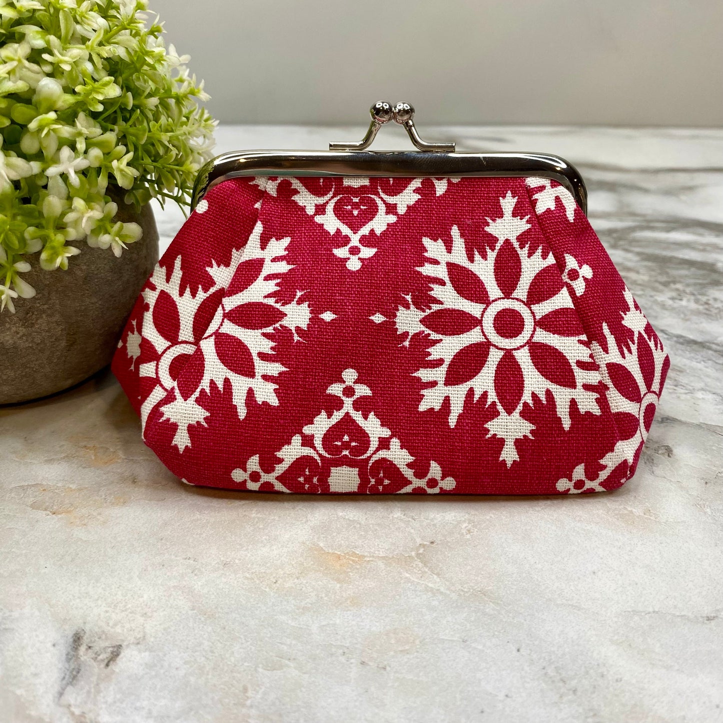 Clamshell Coin Purse Wallet - Snowflake